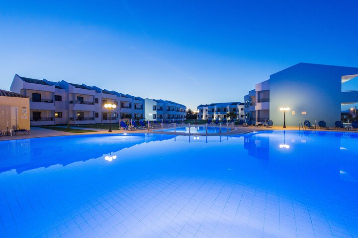 Hotel with Pool