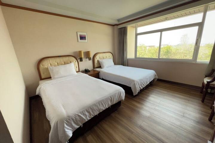 Room 9 of 24