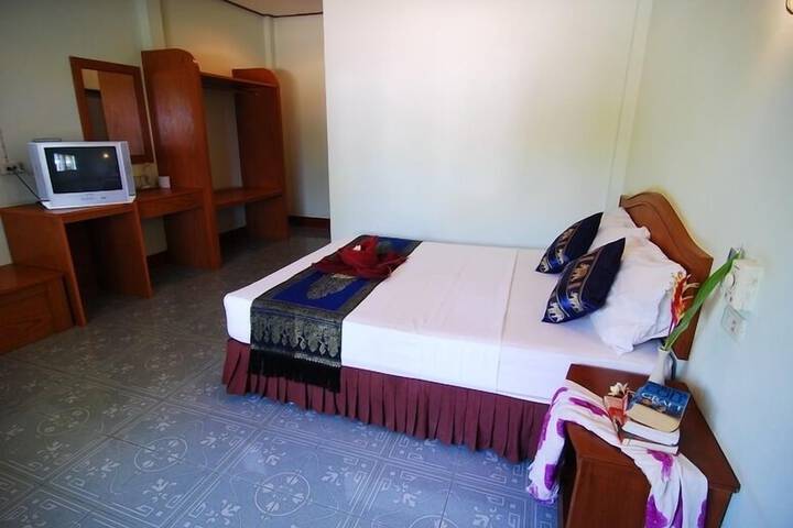 Room 13 of 71