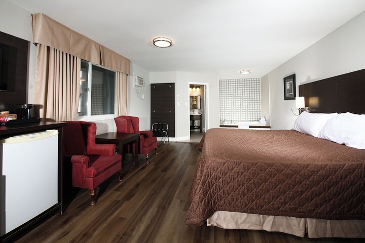 Room 11 of 30