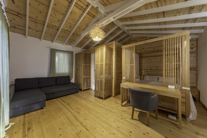 Room 3 of 39