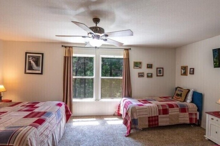 Room 9 of 31