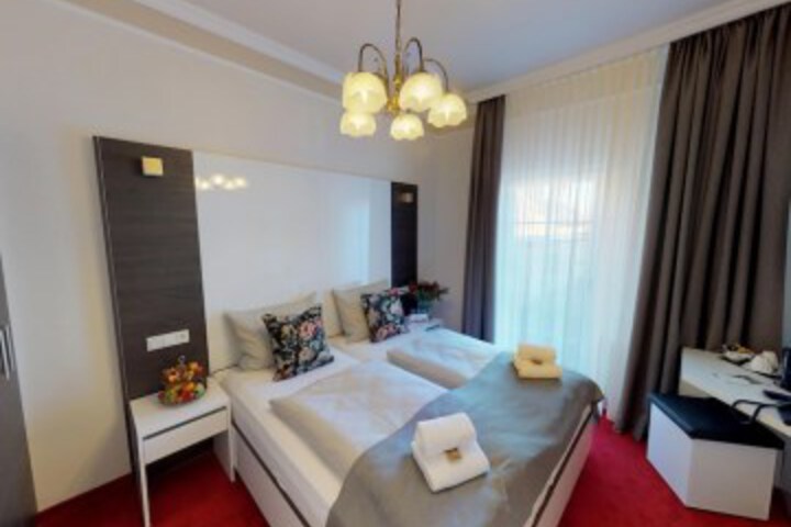 Room 19 of 36