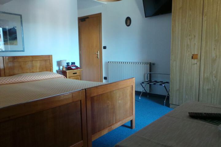 Room 5 of 44