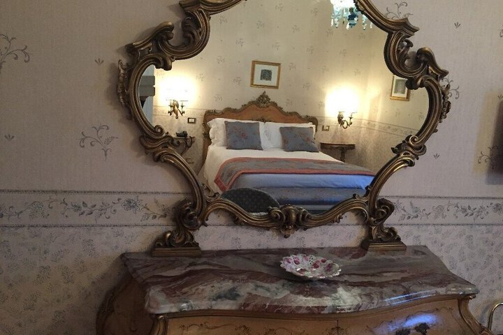 Room 15 of 79
