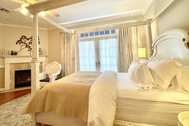 Room 15 of 90