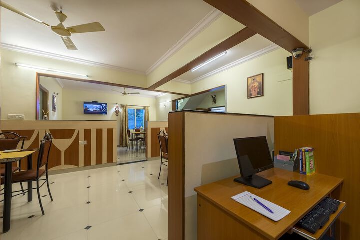 Business Center 24 of 26