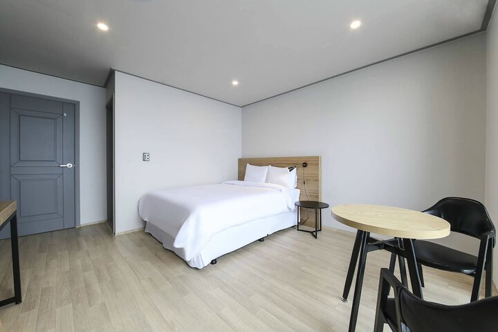 Room 7 of 35