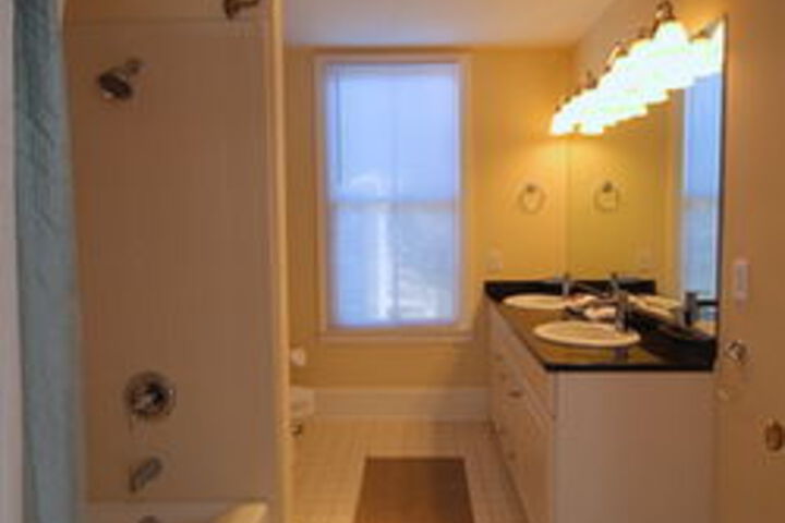 Room 17 of 120