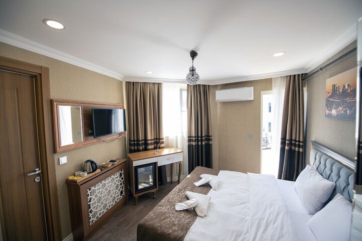 Room 22 of 48
