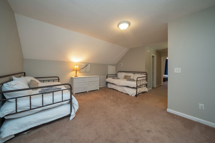 Room 2 of 30