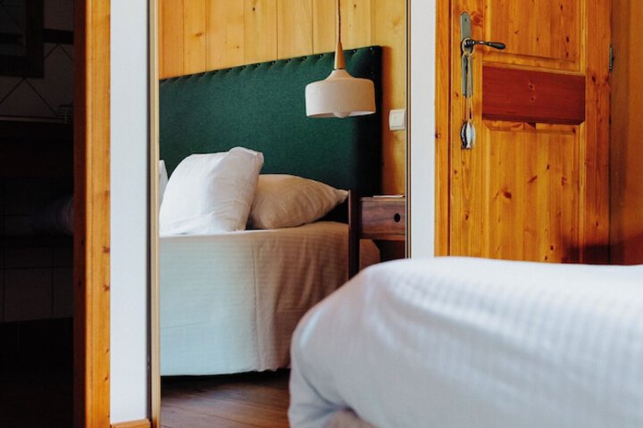 Room 2 of 17