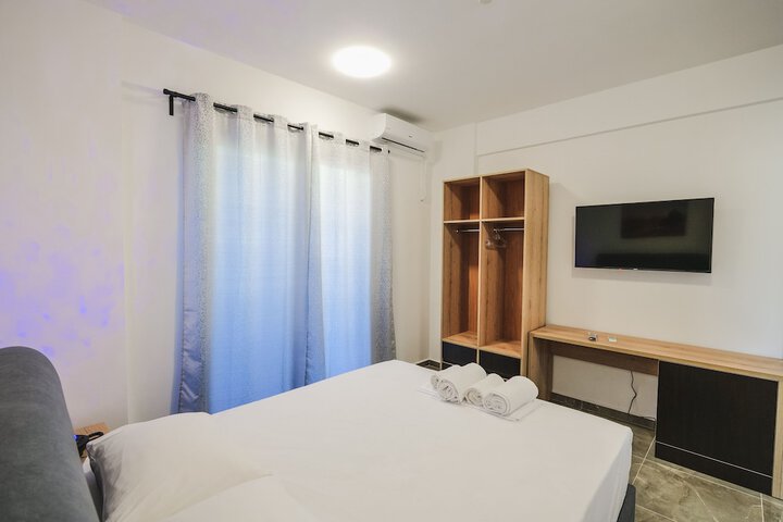 Room 10 of 62