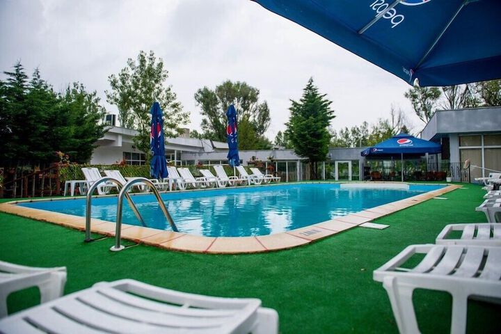 Pools & Facilities