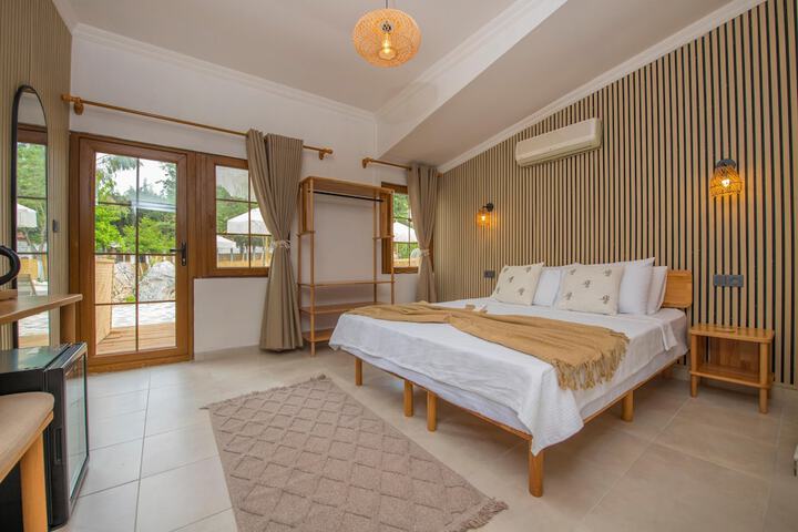 Room 14 of 25