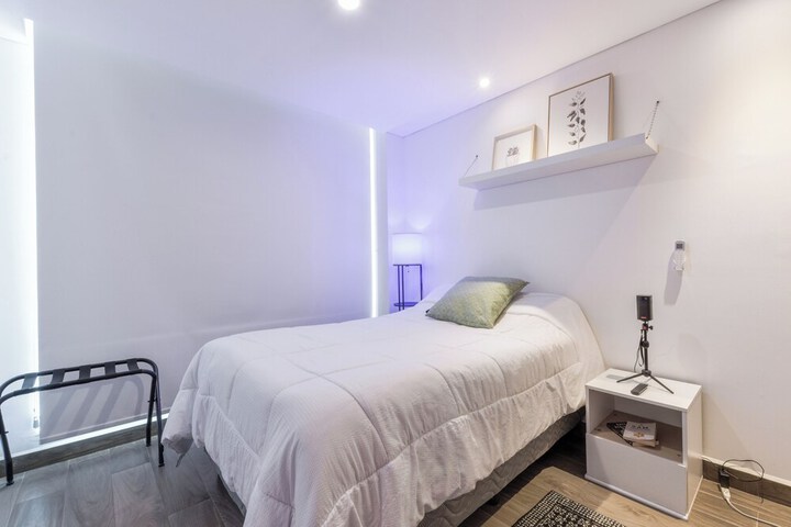 Room 42 of 270