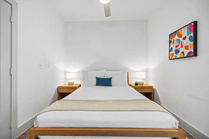 Room 95 of 656