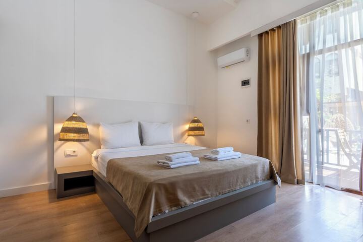 Room 3 of 130