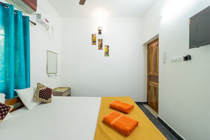 Room 10 of 30