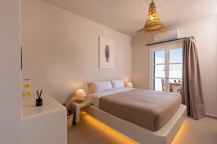 Room 7 of 33