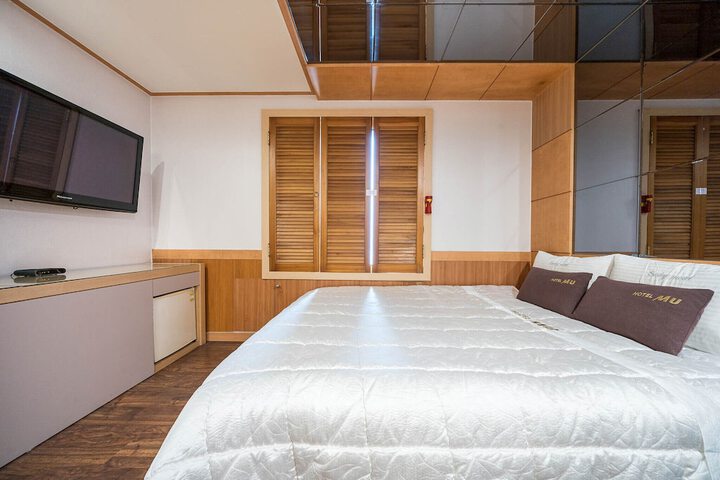Room 7 of 34