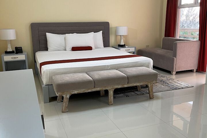 Room 42 of 85