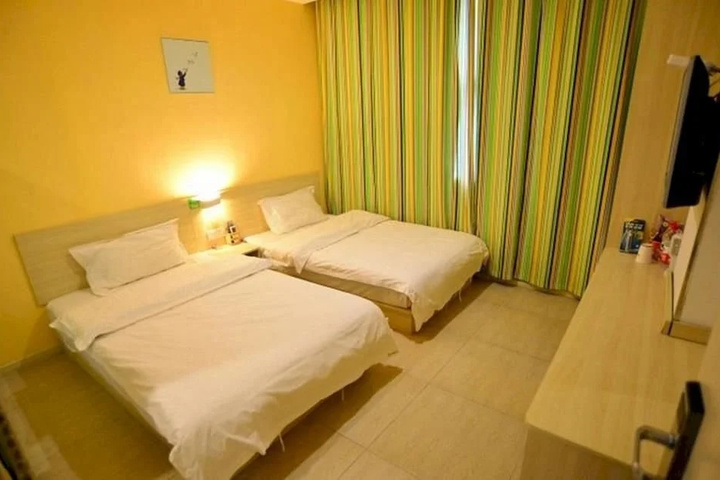 Room 5 of 19