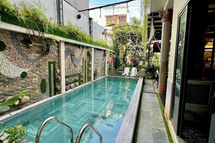 Pool 126 of 153