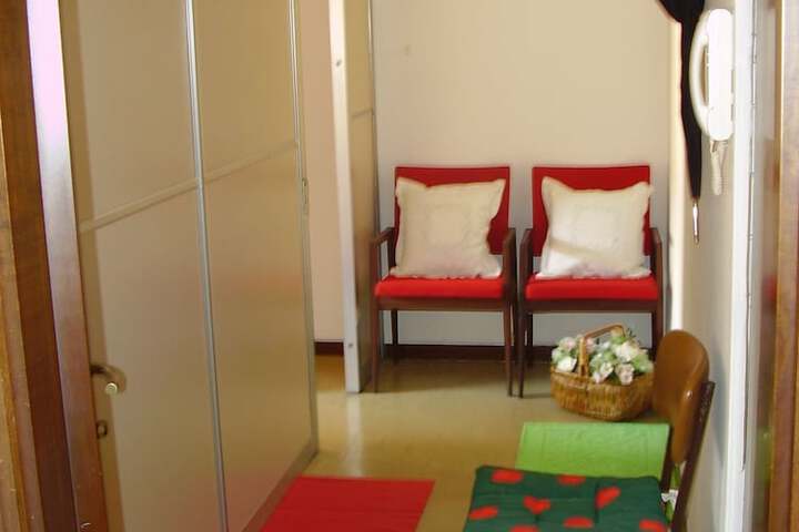 Room 4 of 94