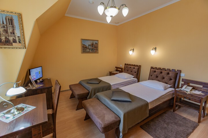 Room 7 of 95