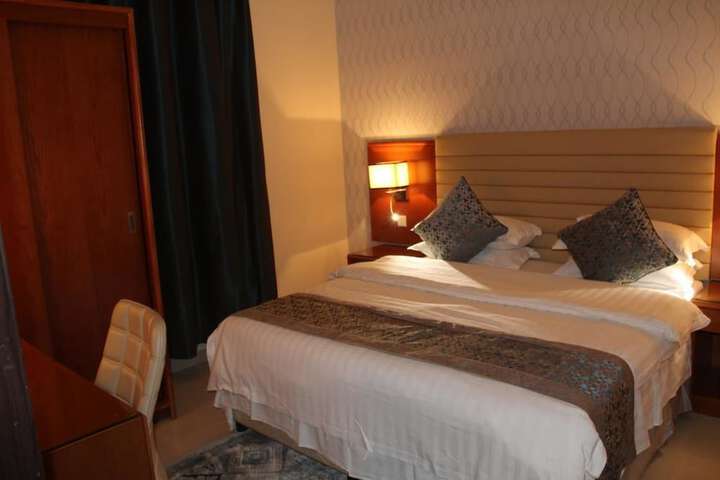 Room 14 of 36