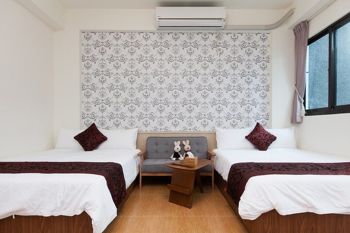 Room 3 of 13