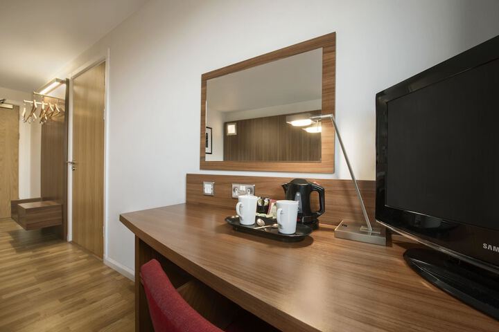 Room 7 of 42