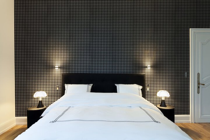 Room 6 of 33