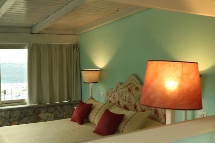 Room 12 of 40
