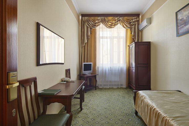 Room 8 of 55