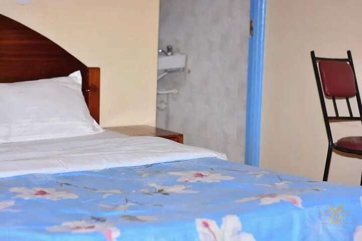 Room 5 of 40
