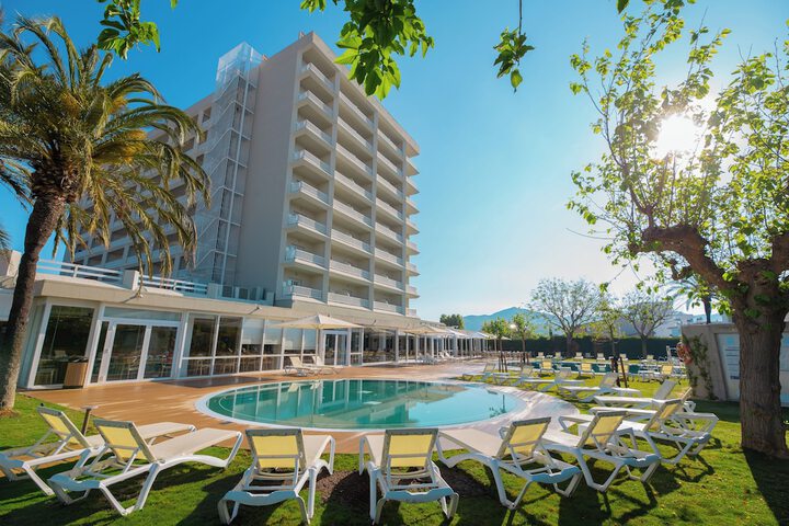 Hotel Pool