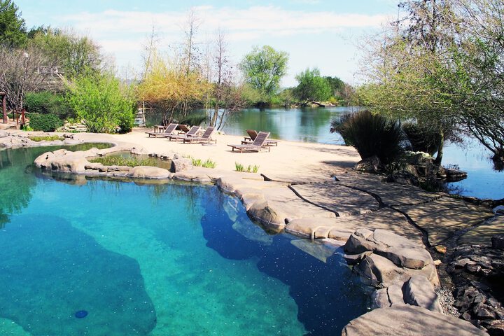 Pool 38 of 60