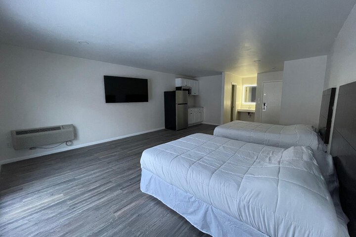 Room 15 of 50