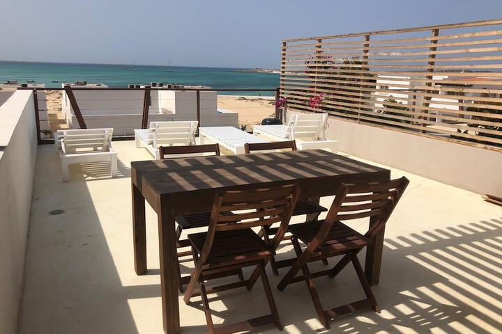 Sundeck 4 of 39