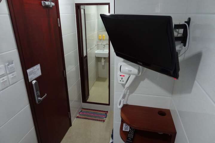 Room 4 of 50