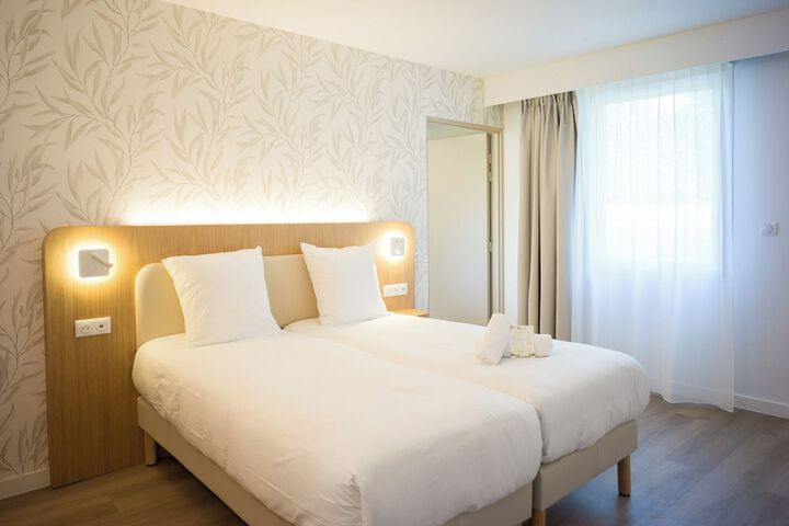Room 45 of 127