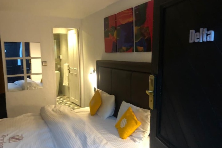 Room 8 of 25