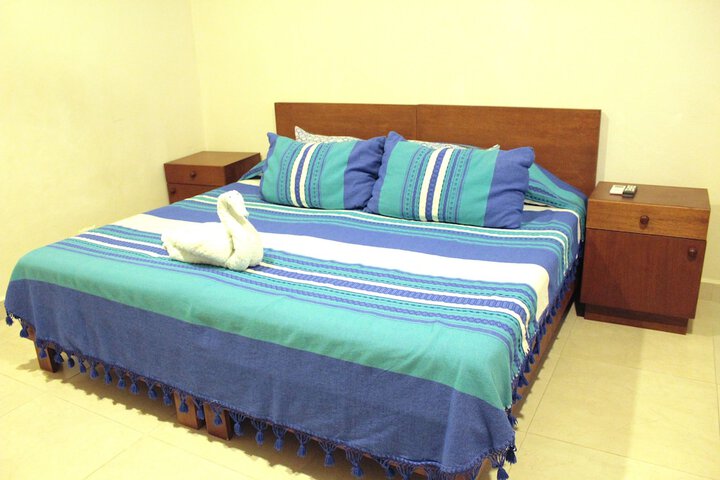 Room 17 of 33