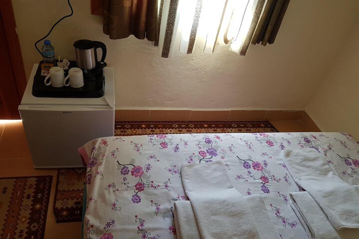 Room 8 of 68