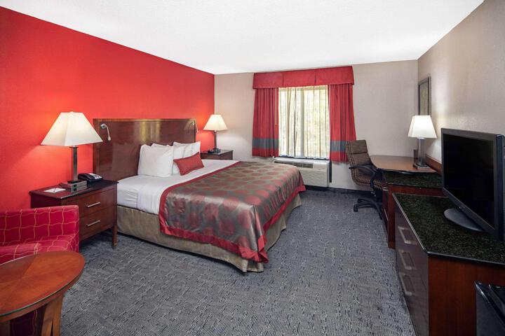 1 King Bed (11 of 11)