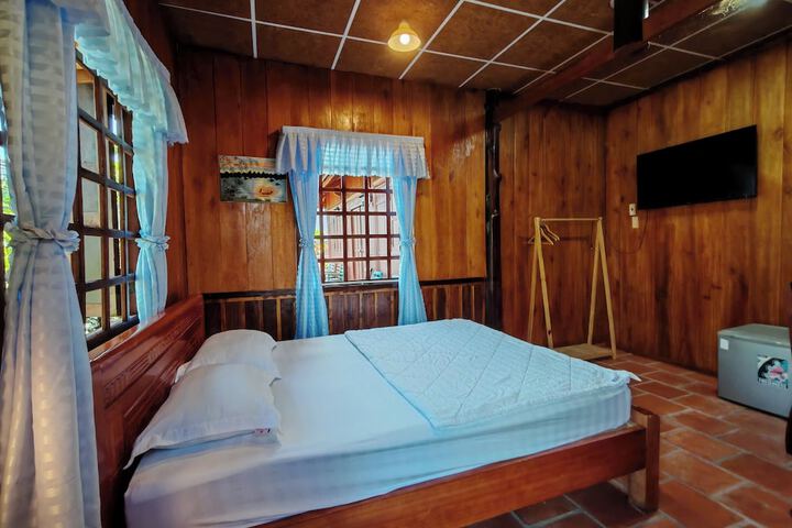 Room 44 of 98