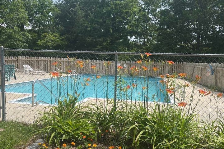 Pool 18 of 24