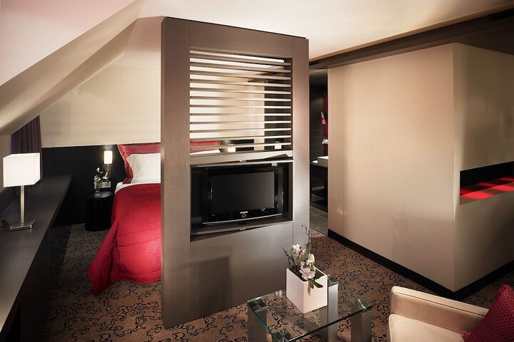 Room 3 of 51